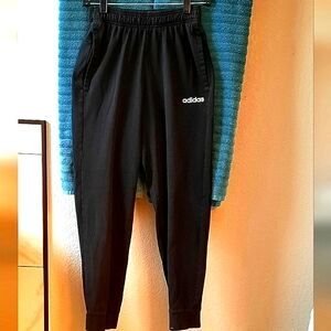 WOMEN'S ADIDAS SWEATS SZ SMALL